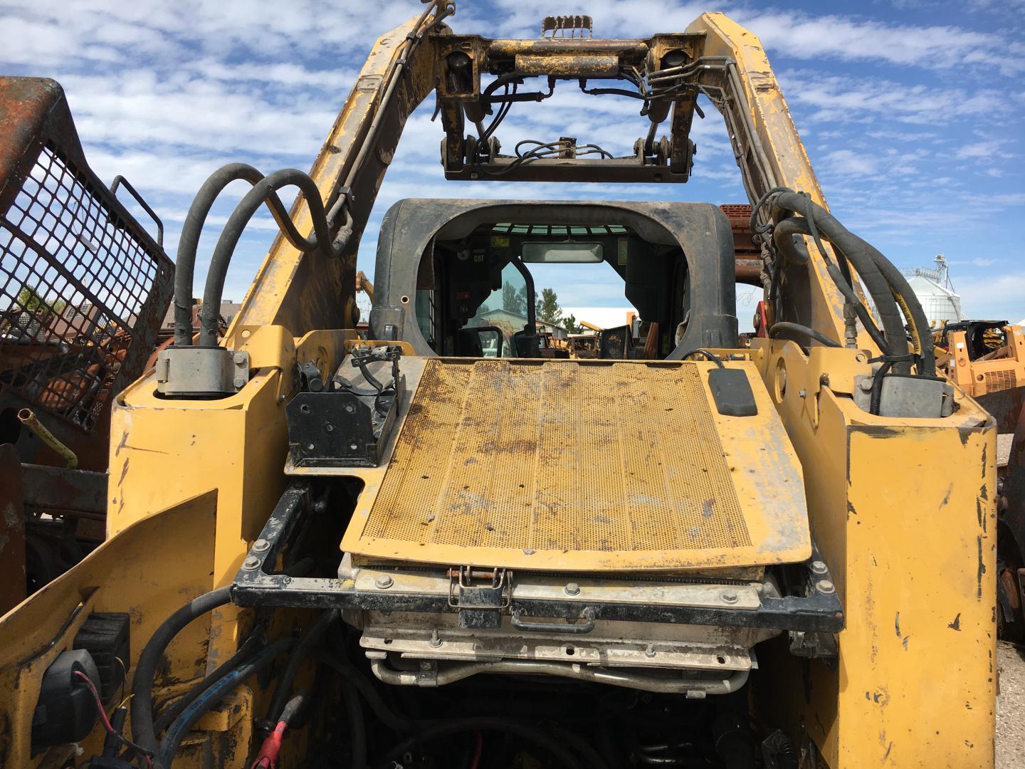 ./imagenes/INVOICE/2019/15849/MINICARGADOR  CAT 246C (5).JPG